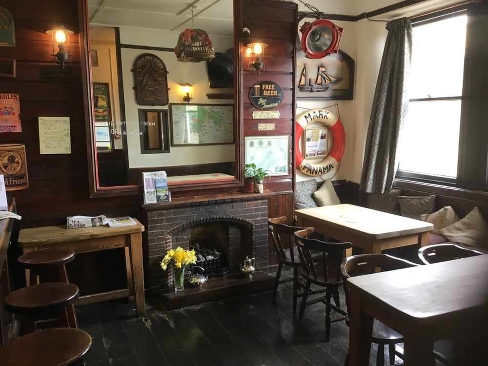 The Dock Inn Пензанс Экстерьер фото